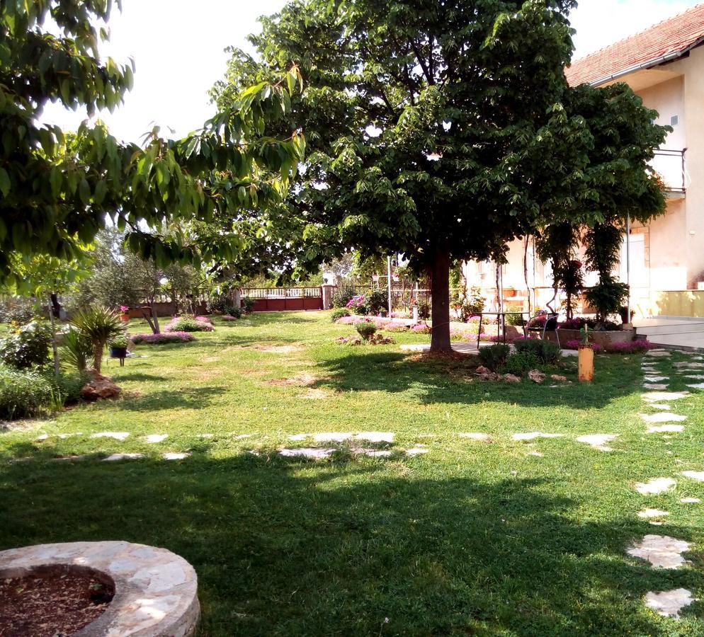 Kaja House Apartments Lozovac Luaran gambar